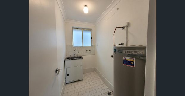 2 BEDROOM UNIT IN SECURITY BUILDING OF ONLY 4 UNITS - Photo 1