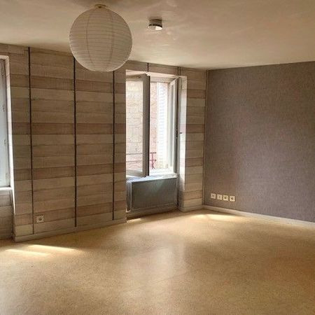 AGREABLE APPARTEMENT DE CENTRE VILLE - Photo 3