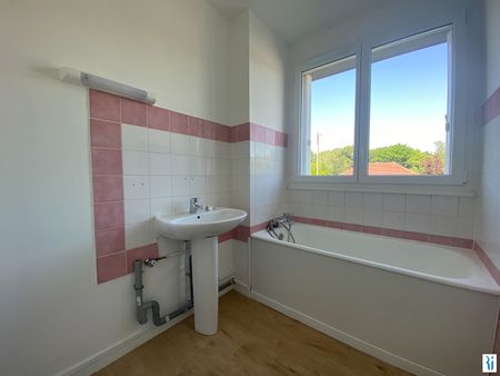 Location Appartement 3 pièces 70m² MAROMME 76150 - Photo 3