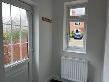 3 bedroom semi-detached house to rent - Photo 2