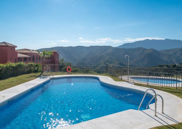 Luxury apartment in Balcones del Lago, Istán