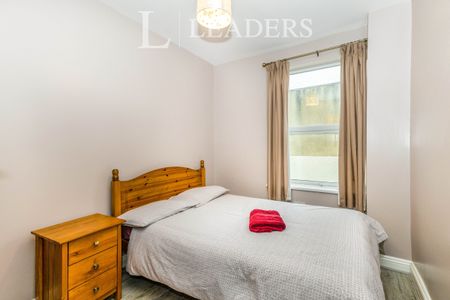 4 bedroom house to rent Guildford Road, Guildford, Portsmouth, PO1 - Photo 5