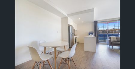 MODERN 2 BEDROOMS. - Photo 2