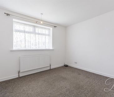 3 bedroom - Photo 2