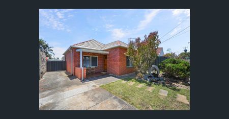 Charming 3- bedroom home - Photo 3