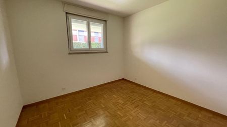 LUMINOUS 3-ROOM APARTMENT ON THE GROUND FLOOR - Photo 3