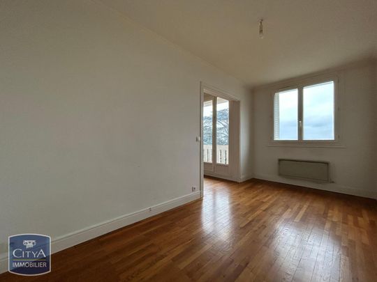 Location Appartement 4 pièces 64m² STE FOY LES LYON 69110 - Photo 1