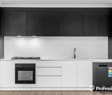 Brand New Street Front Villa! - Photo 2