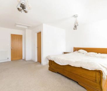 4 bedroom detached house to rent - Photo 4