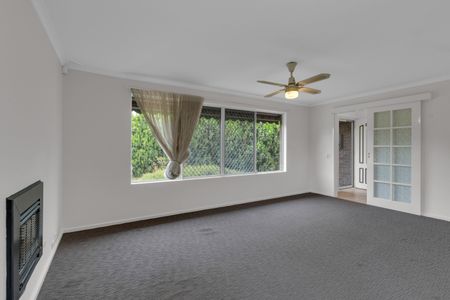 Three Bedroom Family Home in Hillman - Photo 2