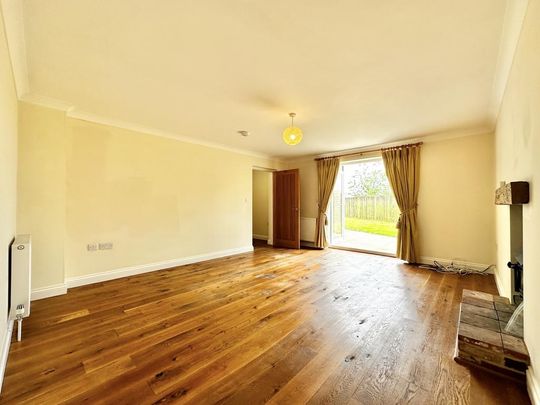 4 bedroom detached house to rent - Photo 1