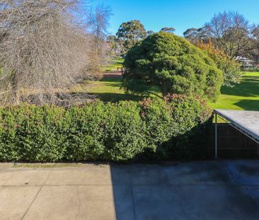 Perfect Apartment, Perfect Location! - Photo 1