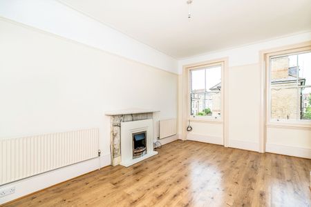 2 bedroom apartment to rent St. James Road, Surbiton, KT6 - Photo 2
