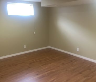 Beautiful 4 Bed Home On Corner Lot In Saddleridge – Prime Location - Photo 3