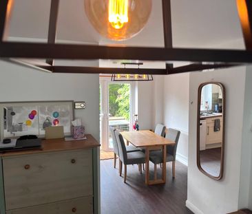 Wrecclesham Road, Wrecclesham, Farnham, Surrey, GU10 - Photo 3