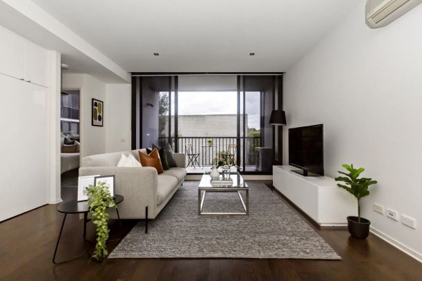 Stylish Inner-City Apartment Steps from Swan Street & the Yarra! - Photo 1