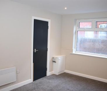 1 bedroom ground floor flat to rent - Photo 2