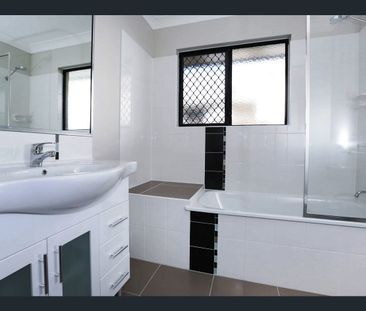 Modern Family Home in Mount Louisa - Available on 16/10/2026!! - Photo 6