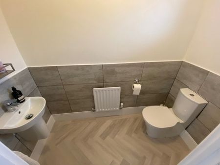 Kellerman Road, Ledsham Village - Photo 3