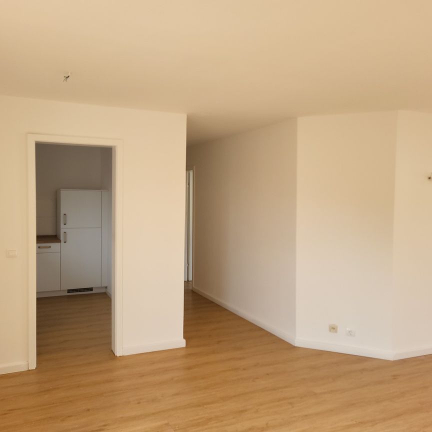 Renovierte 3 Zimmerwohnung mit schicker Einbauküche in zentraler Lage in Welschneudorf! - Photo 1