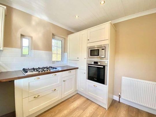 Bay Close, Huddersfield, HD3 - Photo 1