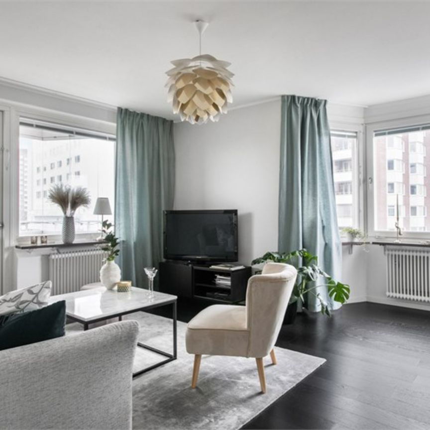 56 kvm 2:a i Sickla - Foto 1