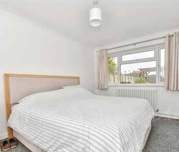 3 bedroom semi-detached bungalow to rent - Photo 5