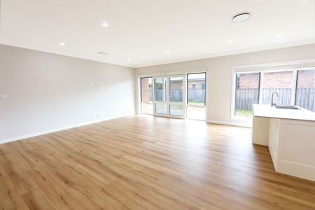 Timeless Elegance - Central Townhouse - Photo 2