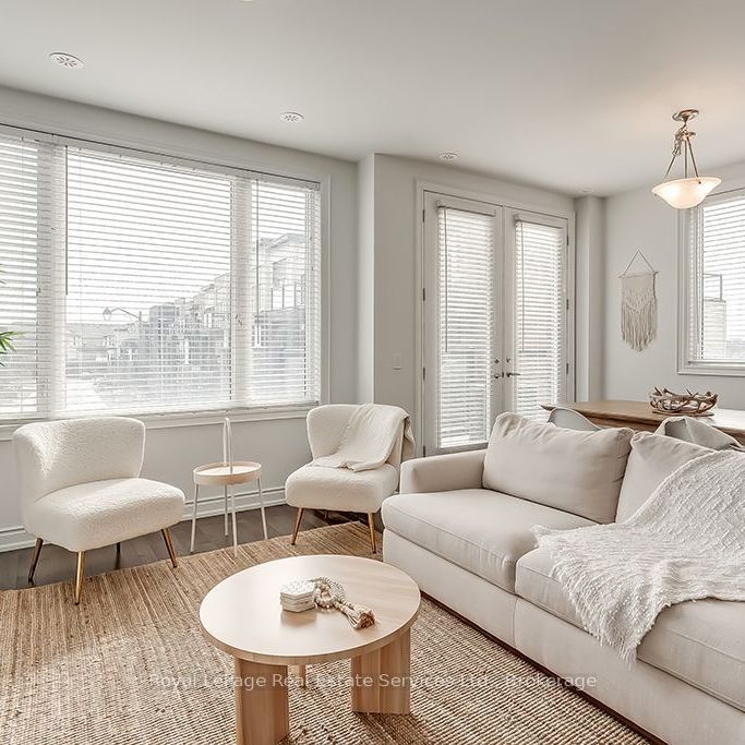 For Lease - 3074 Cascade Common, Oakville, Ontario - Photo 1