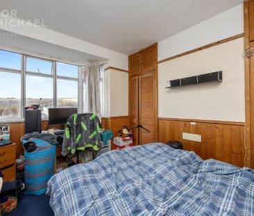 4 bedroom semi-detached house to rent - Photo 4