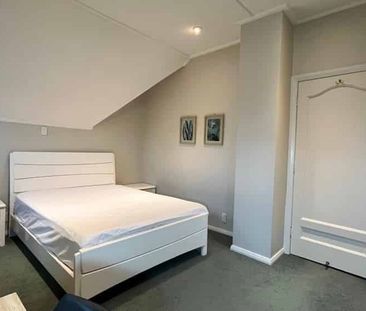 Fully Furnished Ensuite room on Pitt Street - Photo 2