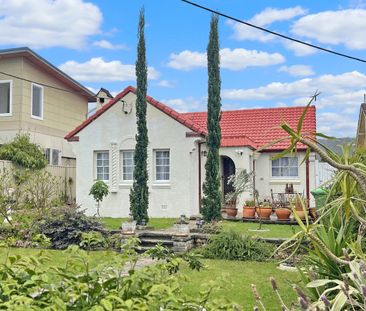 23 Sydney Avenue, Umina Beach NSW 2257 - House For Rent | Domain - Photo 2