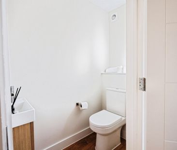 Alfriston Road, Seaford - Photo 2