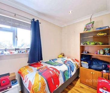 St. Johns Road, Farnborough, GU14 - Photo 6