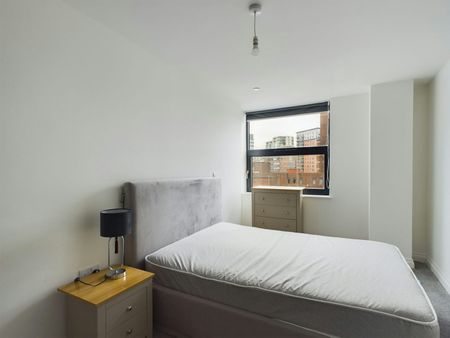 Apartment to rent on - Photo 2