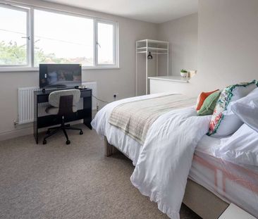 King Georges Road Room 8 (top floor, back) - Photo 2