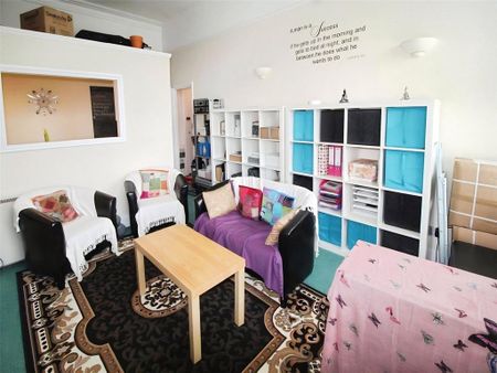 1 bedroom flat to rent - Photo 2