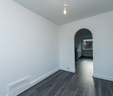 RBAOD LANE CLOSE BRAMLEY LEEDS LS13 2UD - Photo 2