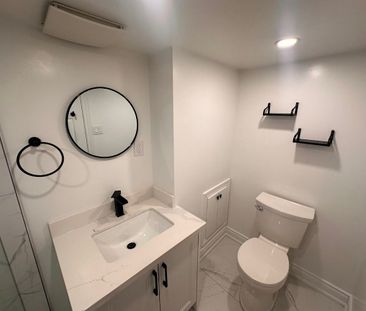 For Lease - 9 Gladiator Road, Markham, Ontario - Photo 4