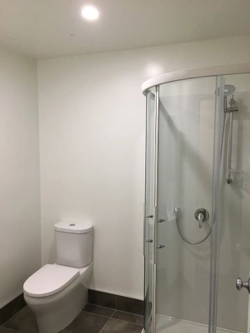 CITY CENTRE. 3 BEDROOM - Photo 5