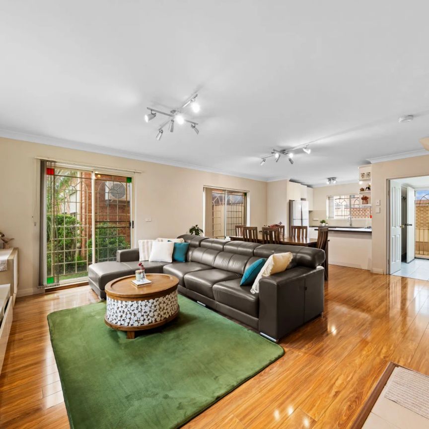 Beautifully presented townhouse in Croydon Park - Photo 1