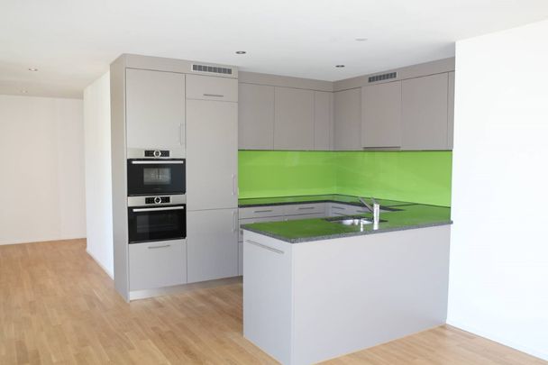 Helle und familienfreundliche 4.5-Zimmer-Wohnung mit Balkon in Menziken - Photo 1