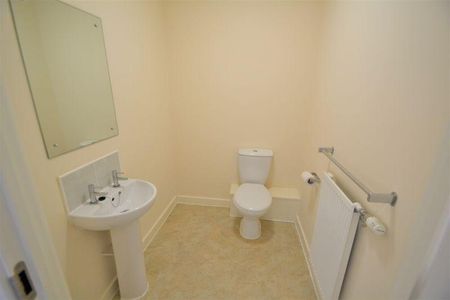 3 bedroom terraced house to rent - Photo 3