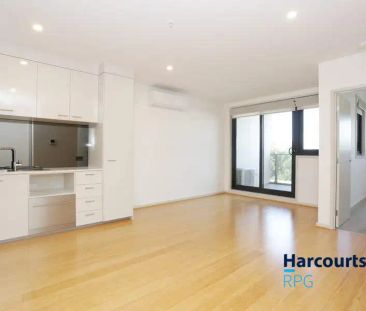 “One Bedroom Apartment with Car Spot” - Photo 4