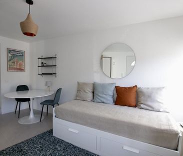 Location Appartement 1 pièce 18m² MARSEILLE 6ème - Photo 2