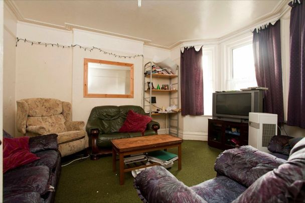 7 BED Student House - Osborne Road - Photo 1