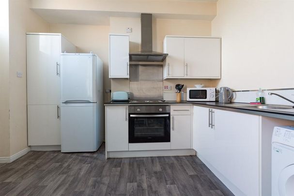 3 bedroom apartment to rent - Photo 1