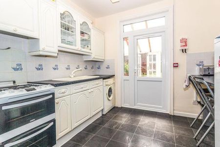 5 bedroom terraced house to rent - Photo 4