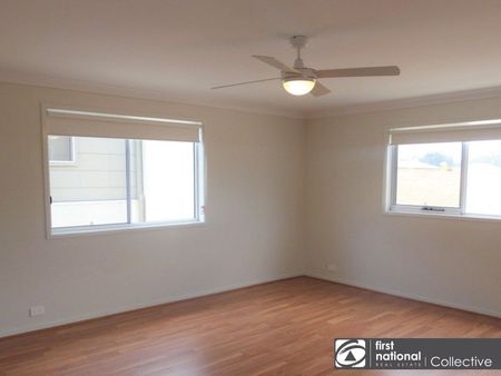 MODERN STUDIO – PRIVATE ACCESS VIA COWELL LANE – WATER INCLUDED - Photo 2