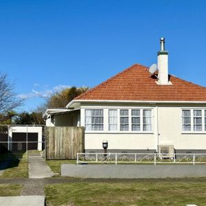 Central Living - Glenholme - Photo 2